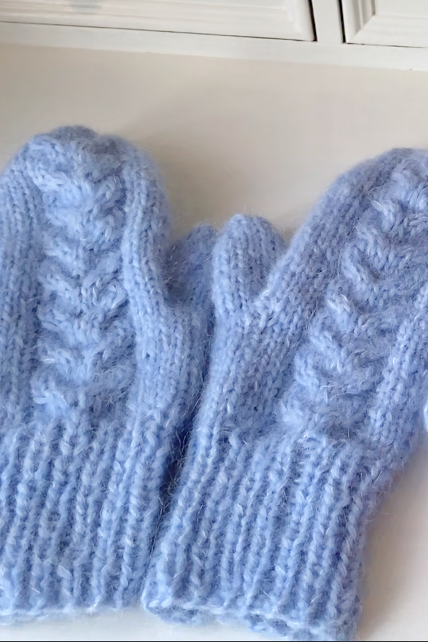 Cable Mittens - Knitting Pattern